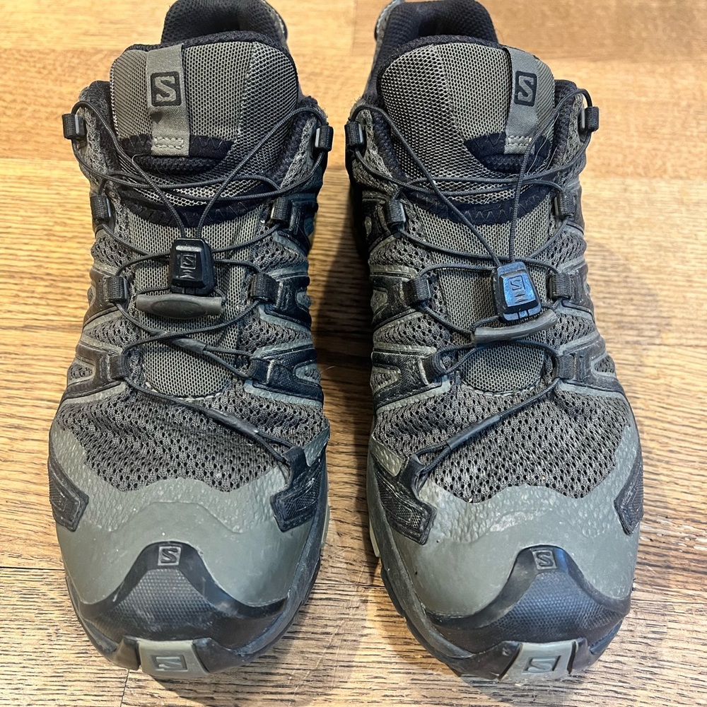 Salomon Men's Olive Gray Trail Running Shoes